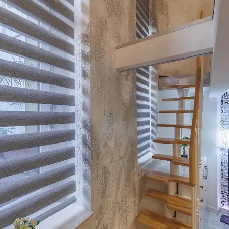 Sleek Minimalist At Inner Апартаменты