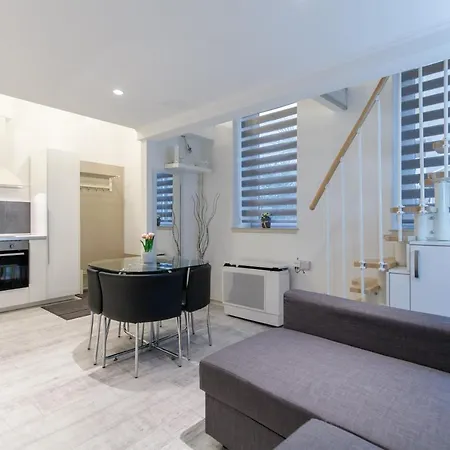 Sleek Minimalist Studio At Inner Apartment *