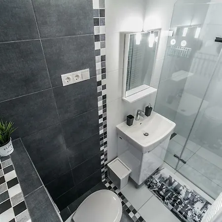 Sleek Minimalist Studio At Inner Apartment *