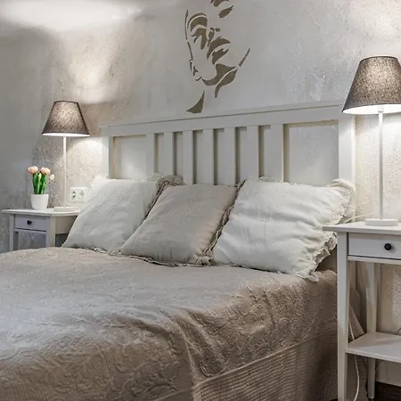 Apartman Sleek Minimalist Studio At Inner