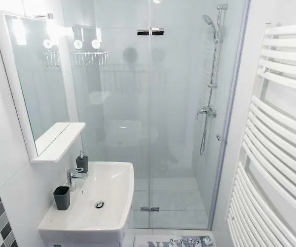 アパート Sleek Minimalist At Inner ブダペスト