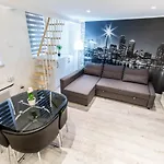 아파트 Sleek Minimalist At Inner 부다페스트