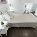 아파트 Sleek Minimalist At Inner *
