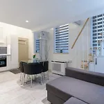 Sleek Minimalist At Inner 아파트 *