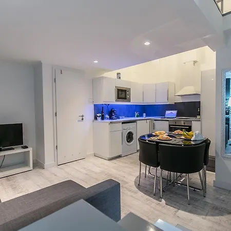 Apartamento Sleek Minimalist At Inner Budapeste