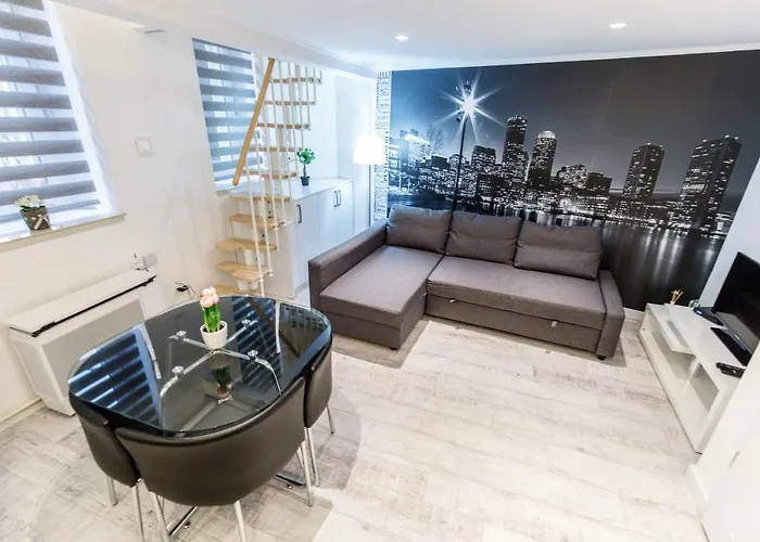 Apartment Sleek Minimalist At Inner Budapest