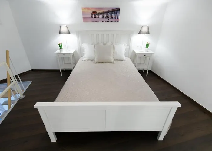 Sleek Minimalist At Inner Apartment