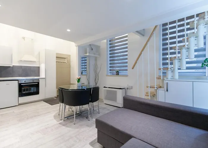 Sleek Minimalist At Inner Apartment *
